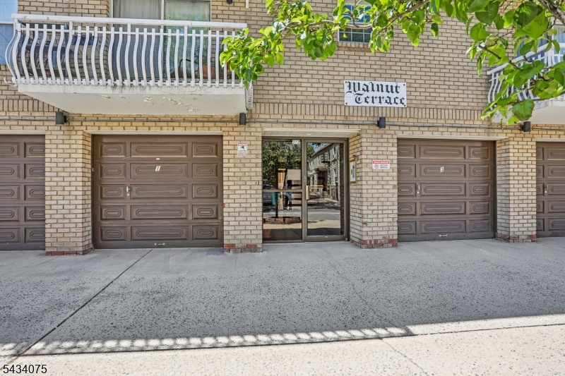 272 Walnut Street, Unit 6D Newark, NJ 07105 - Photo 4 of 24
