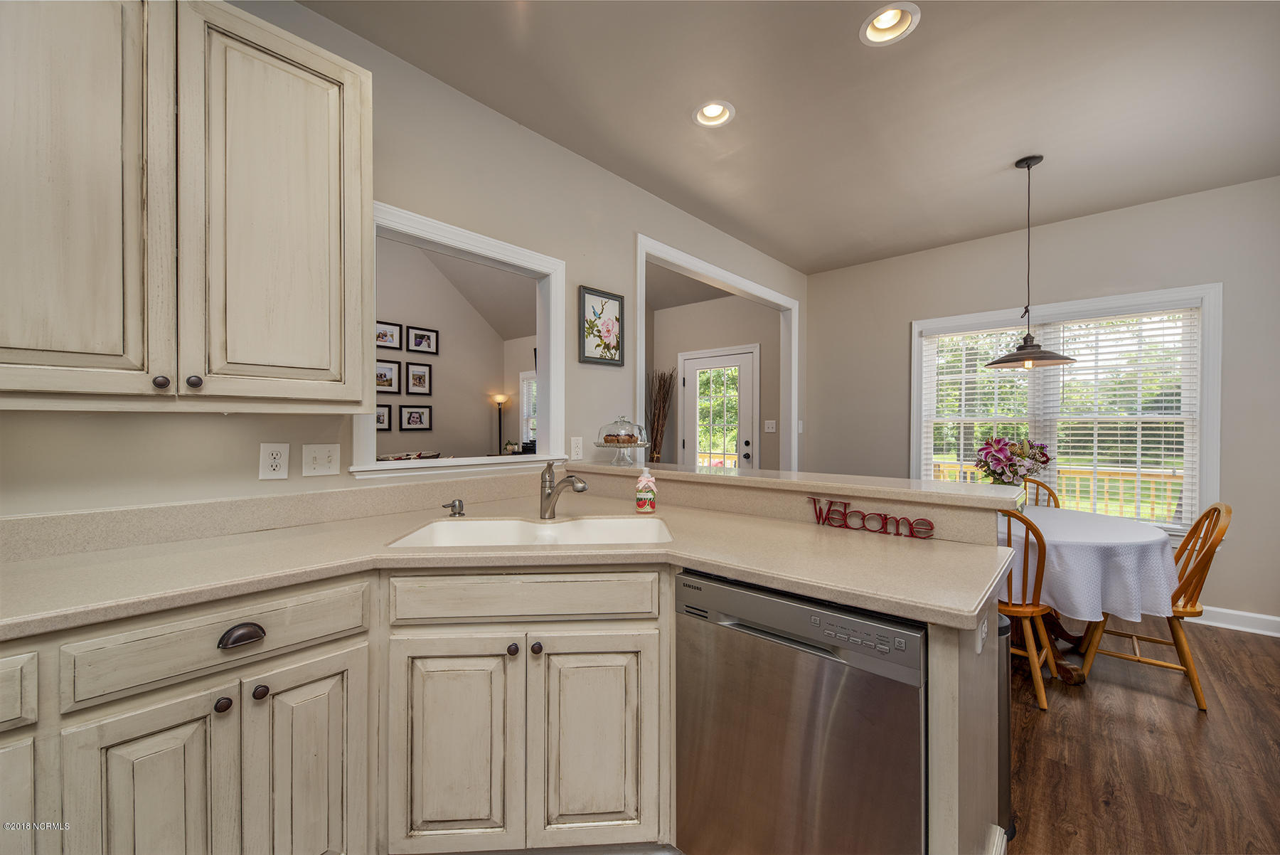 2406 Wild Turkey Road New Bern, NC 28562 - Photo 8 of 39 Corian Countertops in Kitchen