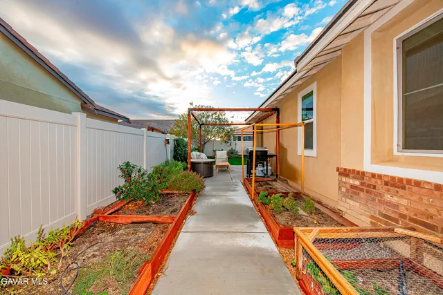 a view of yard with seating space