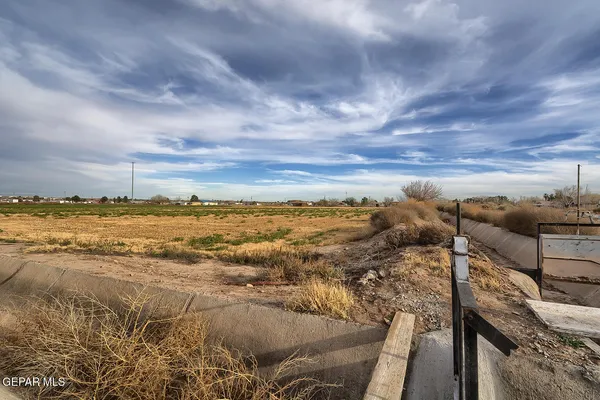 $270,000 | 261 Indian Head Road, Tornillo, TX 79853