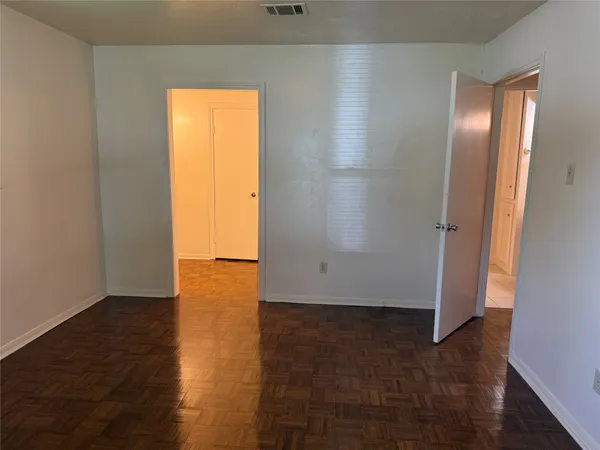 $2,900 | 3232 Parkwood Drive, Houston, TX 77021