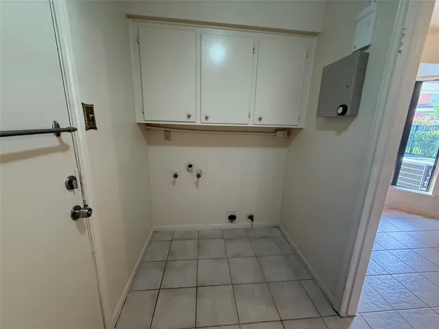 $2,900 | 3232 Parkwood Drive, Houston, TX 77021