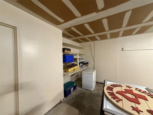 $2,900 | 3232 Parkwood Drive, Houston, TX 77021