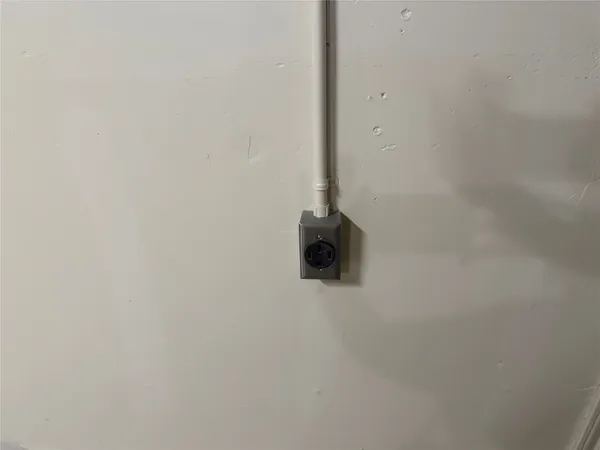 $2,900 | 3232 Parkwood Drive, Houston, TX 77021