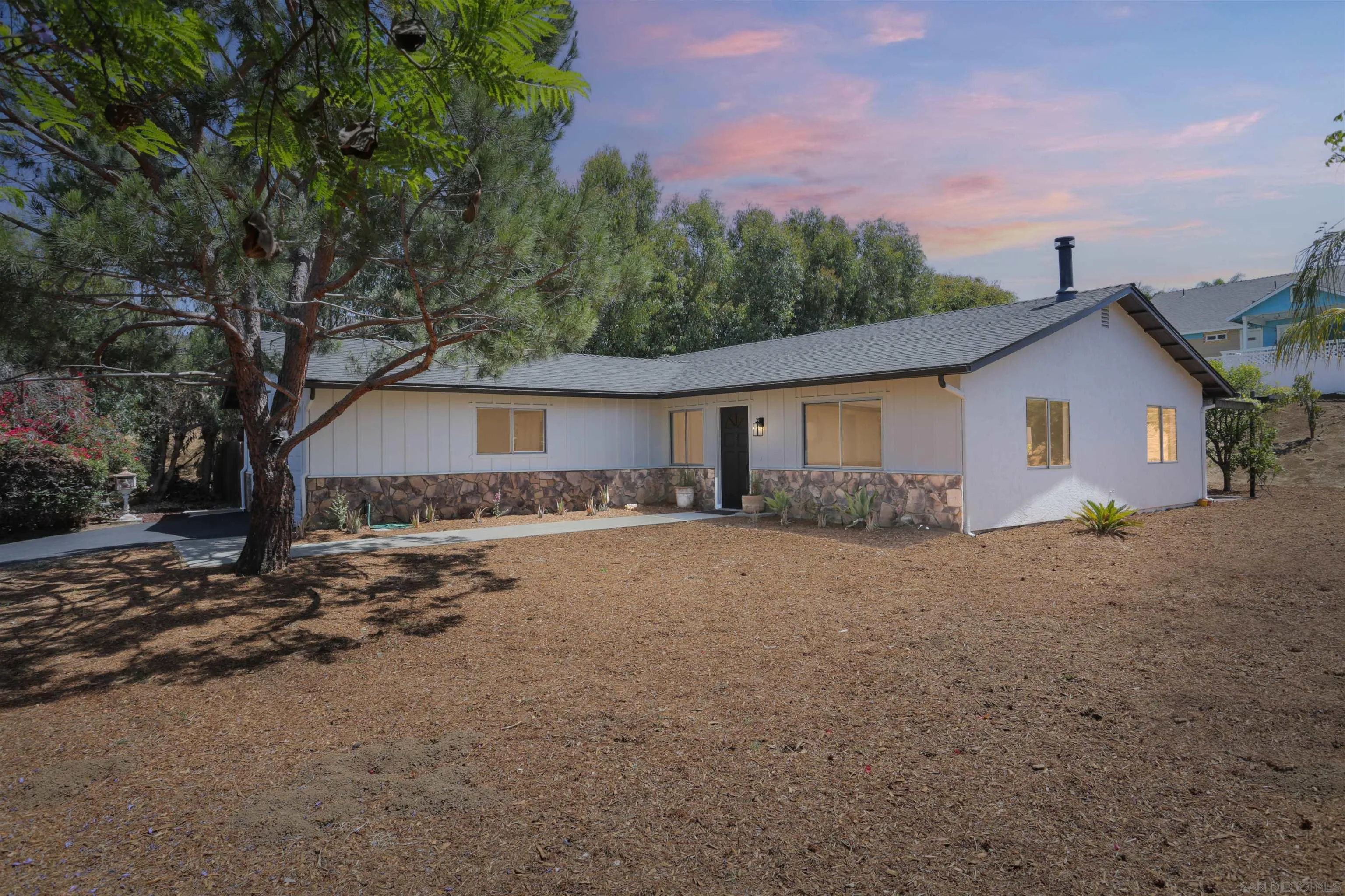 1368 East Fallbrook Street Fallbrook, CA 92028 - Photo 38 of 40 Gallery Image 38