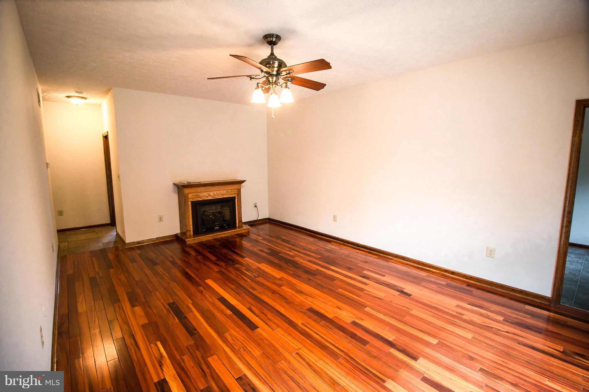 409 Co Rte 1/5 Falling Waters, WV 25419 - Photo 7 of 30 Interior (General)