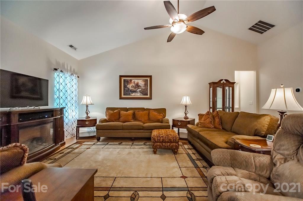 1252 Rockwell View Road Matthews, NC 28105 - Photo 12 of 34 Gallery Image 12