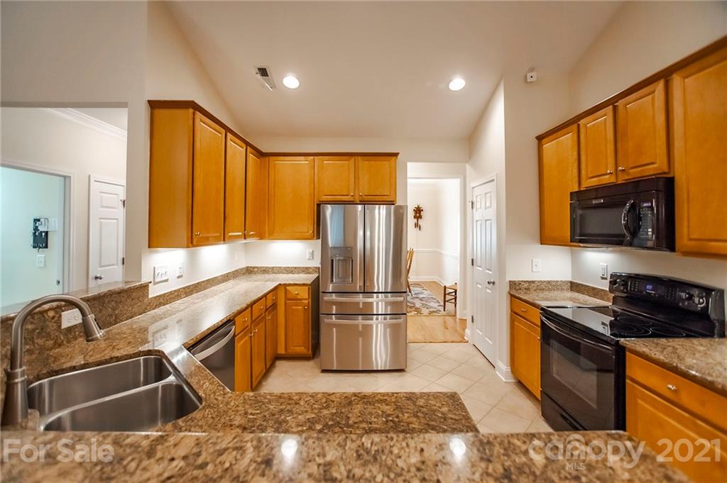 1252 Rockwell View Road Matthews, NC 28105 - Photo 4 of 34 Gallery Image 4