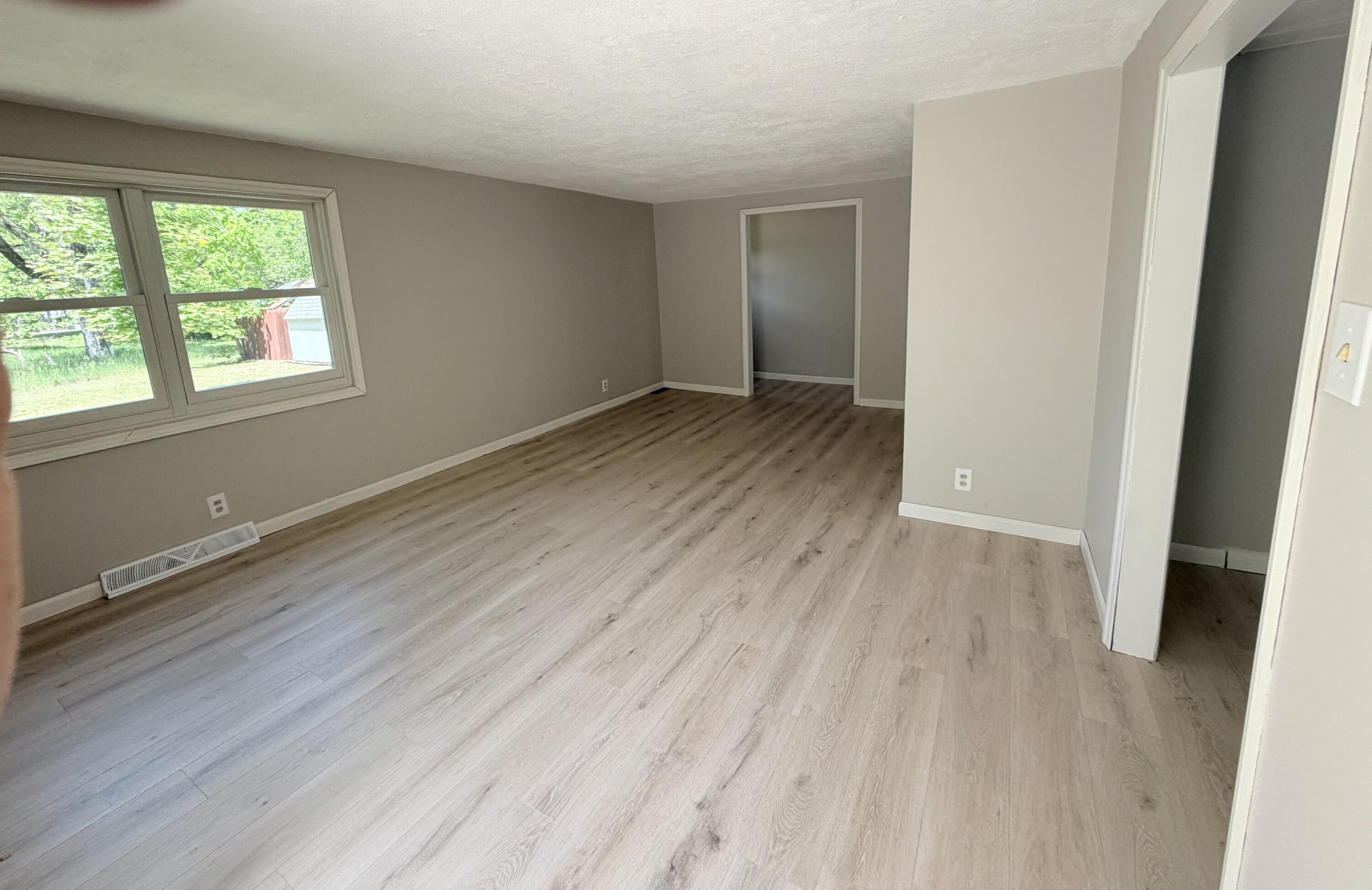 391 North Briggs Road Middleville, MI 49333 - Photo 6 of 18 living room