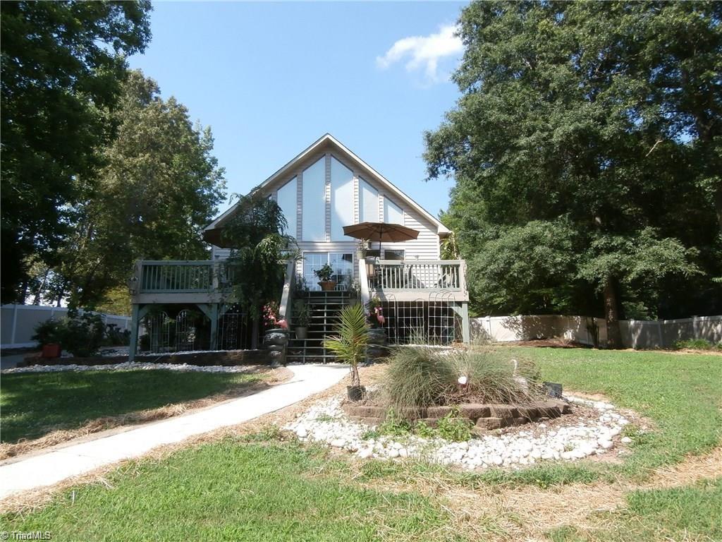512 Riverview Road Lexington, NC 27292 - Photo 30 of 30 Well maintained lake front home and landscaping!