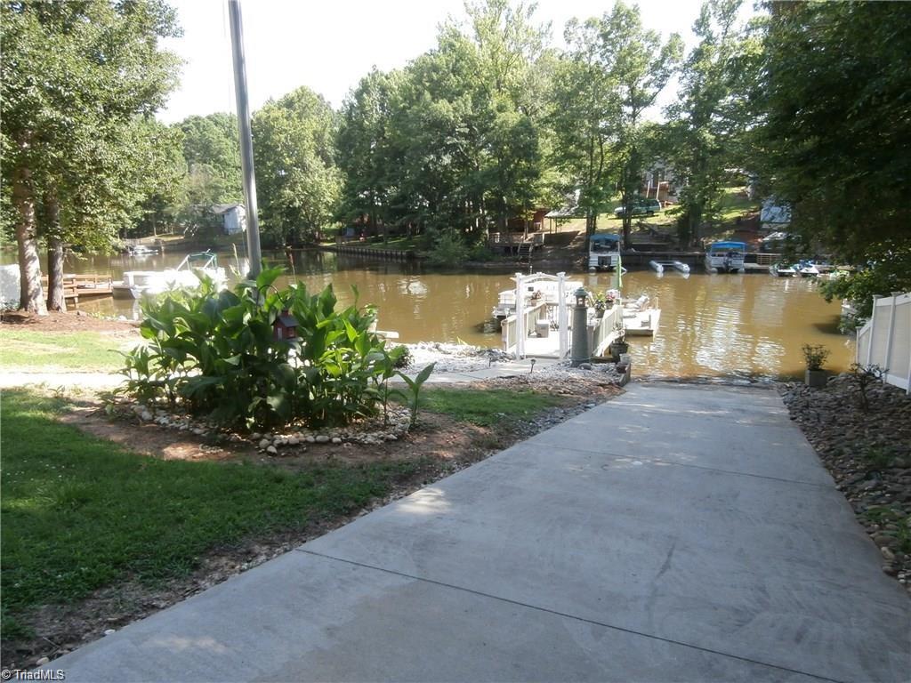 512 Riverview Road Lexington, NC 27292 - Photo 5 of 30 Private Boat Ramp!