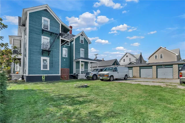 $1,350 | 244 Paradis Avenue, Unit 2, Woonsocket, RI 02895