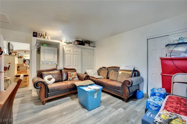 $639,900 | 5807 Madre Mesa Drive, Las Vegas, NV 89108