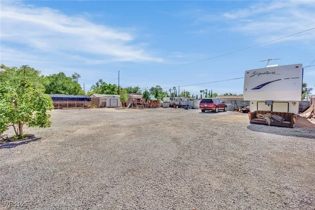 $639,900 | 5807 Madre Mesa Drive, Las Vegas, NV 89108