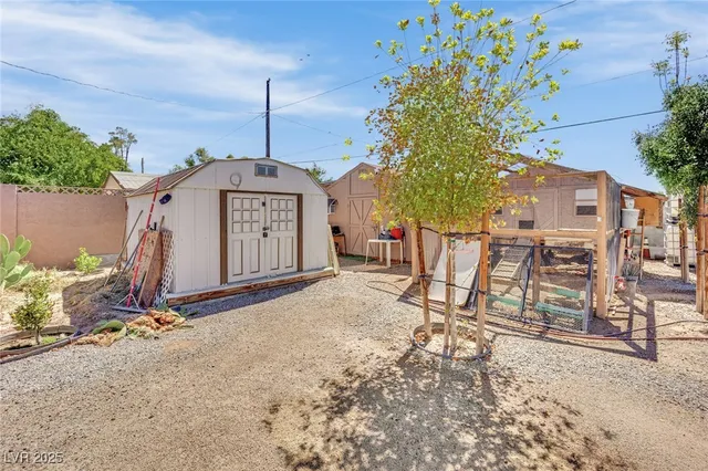 $639,900 | 5807 Madre Mesa Drive, Las Vegas, NV 89108