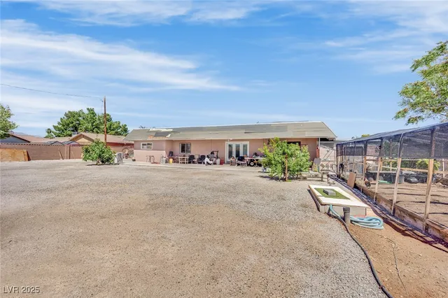 $639,900 | 5807 Madre Mesa Drive, Las Vegas, NV 89108