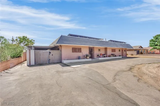 $639,900 | 5807 Madre Mesa Drive, Las Vegas, NV 89108