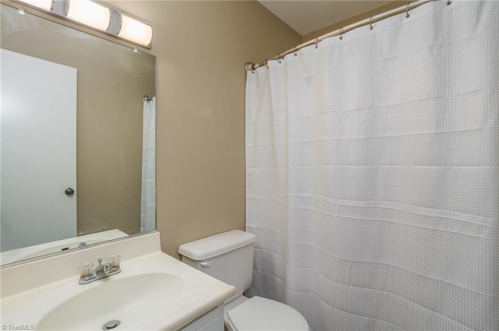 2216 Shadow Valley Road, Unit C High Point, NC 27265 - Photo 18 of 20 Gallery Image 18