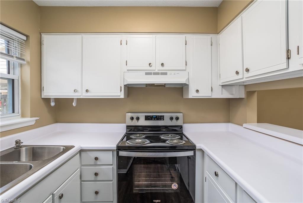 2216 Shadow Valley Road, Unit C High Point, NC 27265 - Photo 4 of 20 Gallery Image 4