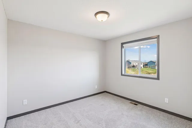 $415,000 | 8666 Ebersole Avenue, Monticello, MN 55362