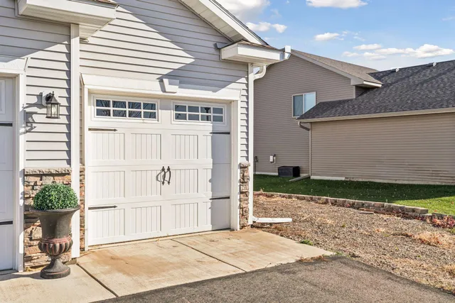 $415,000 | 8666 Ebersole Avenue, Monticello, MN 55362