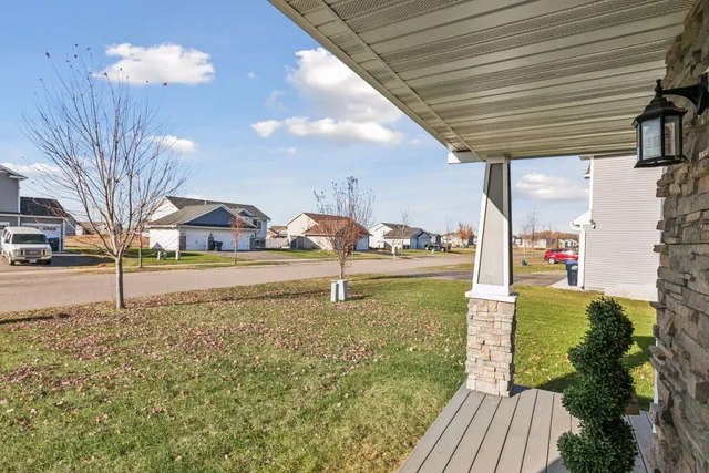 $415,000 | 8666 Ebersole Avenue, Monticello, MN 55362