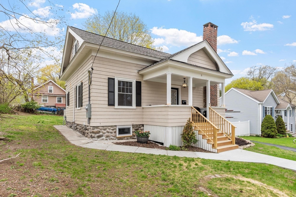 7 Albemarle Street Worcester, MA 01605 - Photo 3 of 23