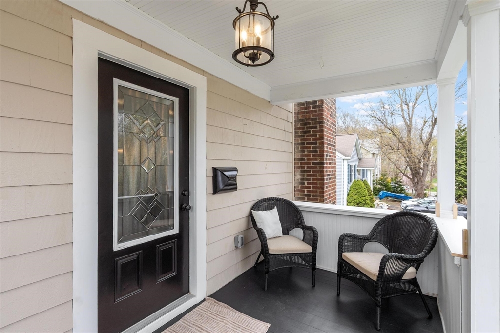7 Albemarle Street Worcester, MA 01605 - Photo 4 of 23