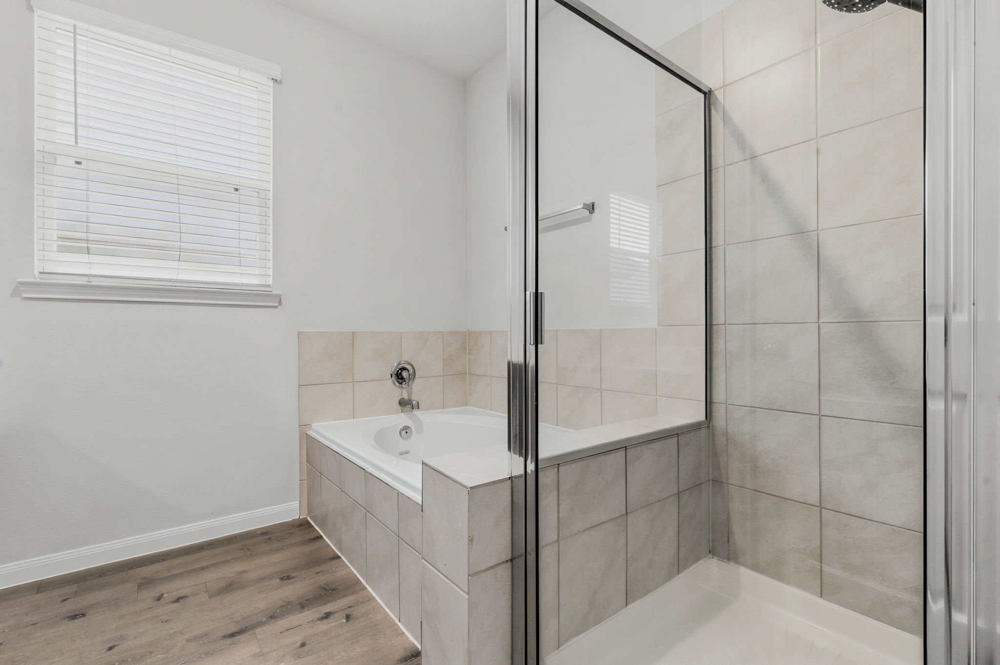 23658 Buttress Root Drive Spring, TX 77373 - Photo 17 of 32 Master Bathroom