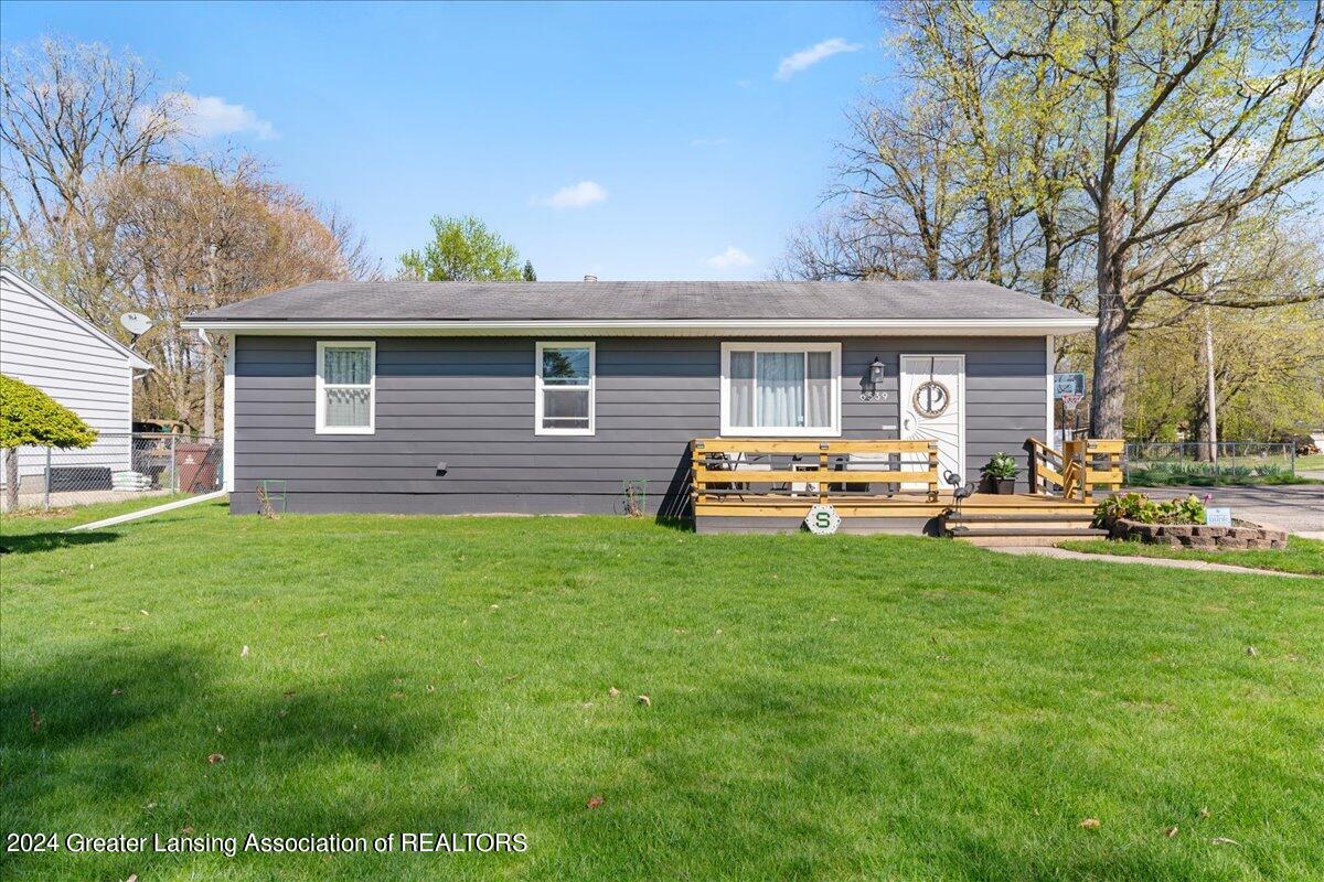 6539 Hilliard Road Lansing, MI 48911 - Photo 3 of 34 02-Media Jett - 23