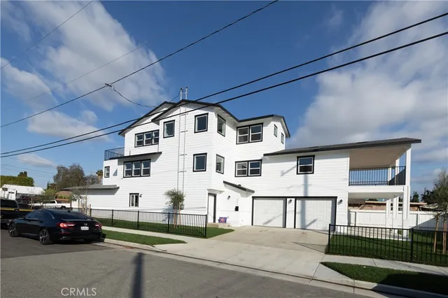 $3,200 | 211 Hathaway Street, Unit B, Santa Ana, CA 92701