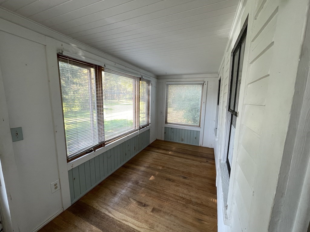 326 North Farms Road Northampton, MA 01062 - Photo 4 of 24
