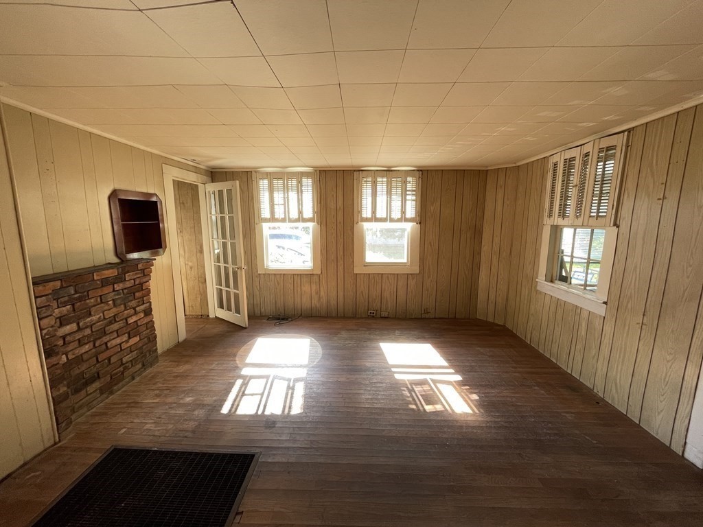326 North Farms Road Northampton, MA 01062 - Photo 9 of 24