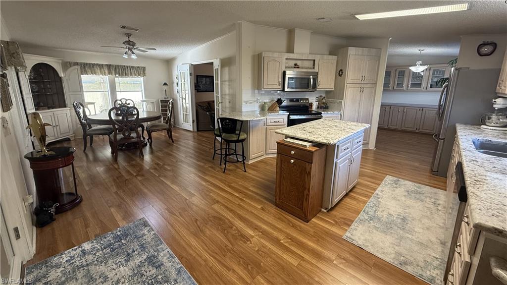 281 Ocean Reef Lane Naples, FL 34114 - Photo 4 of 28