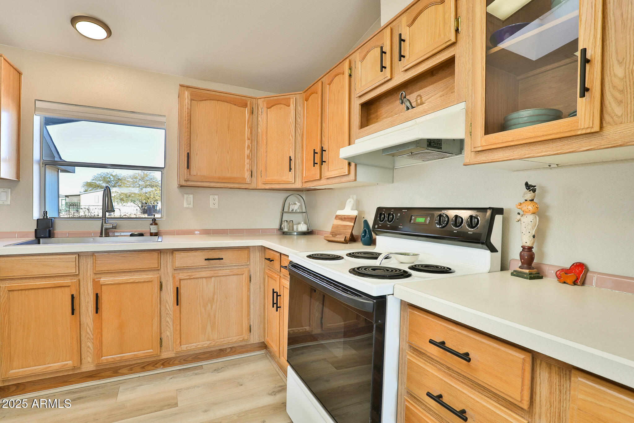 21020 West Montgomery Road Wittmann, AZ 85361 - Photo 14 of 69 Kitchen with skylight