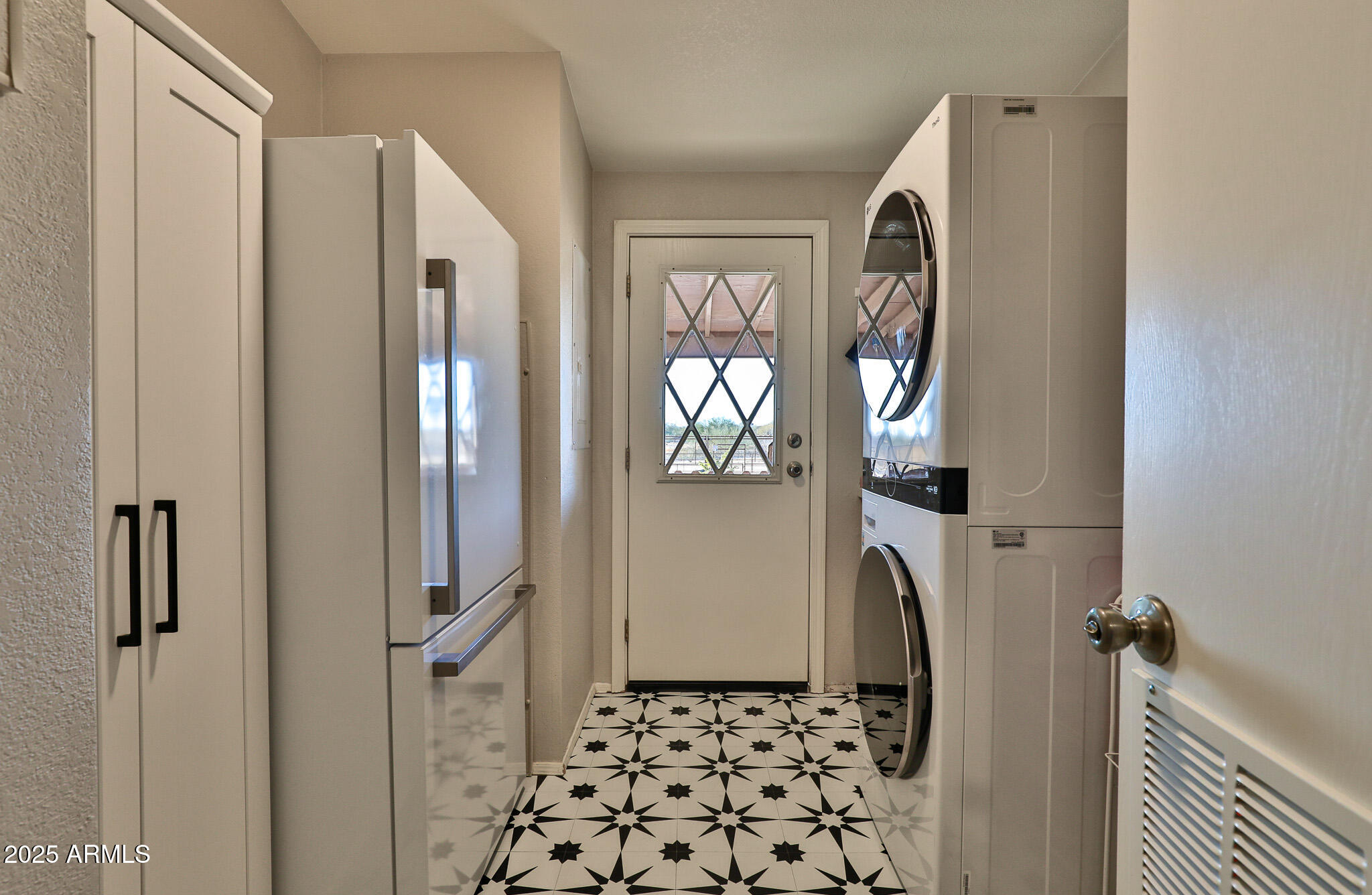 21020 West Montgomery Road Wittmann, AZ 85361 - Photo 26 of 69 Laundry