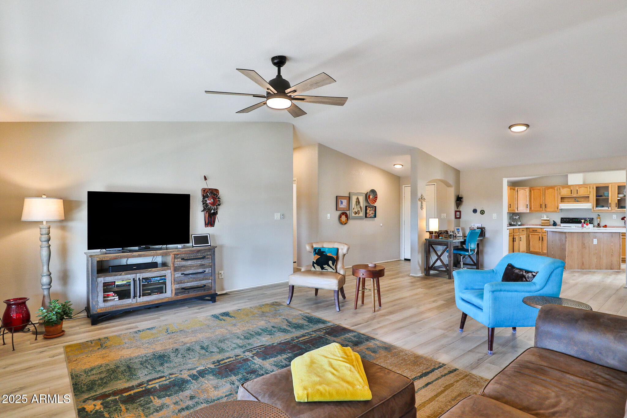 21020 West Montgomery Road Wittmann, AZ 85361 - Photo 7 of 69 Great Room