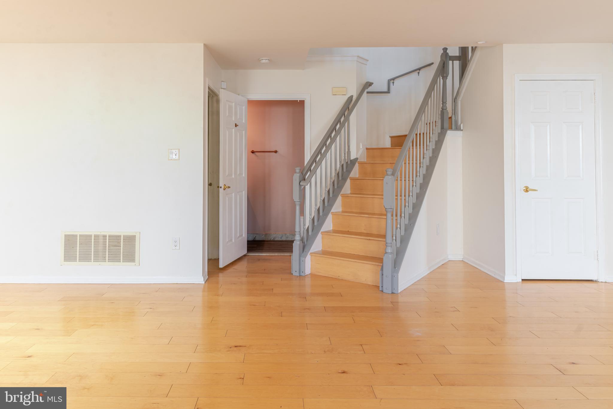 21 Stokes Road Mount Laurel, NJ 08054 - Photo 6 of 36 a view of entryway