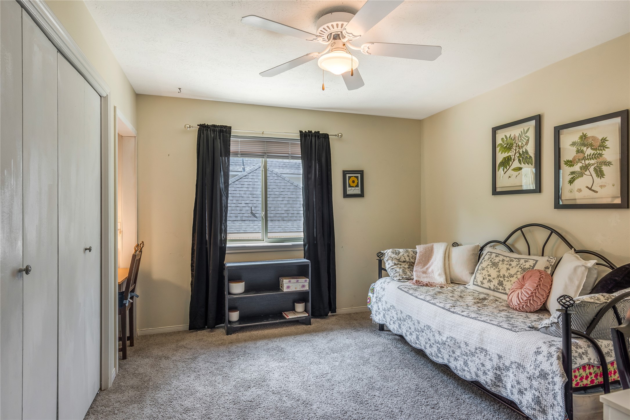 6411 Northway Drive Spring, TX 77389 - Photo 33 of 39 a living room with furniture and a window