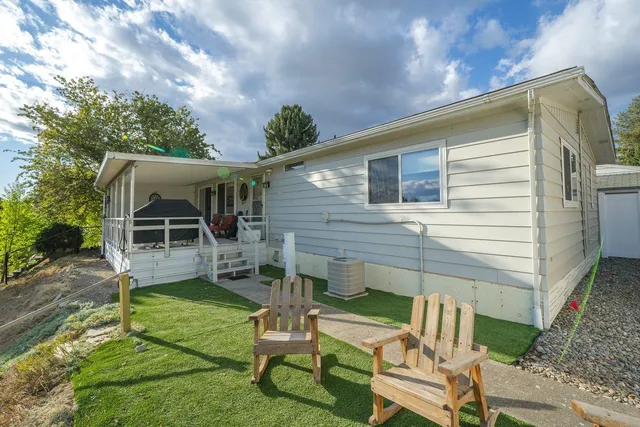 $399,000 | 18924 East Montgomery Drive, Otis Orchards, WA 99027