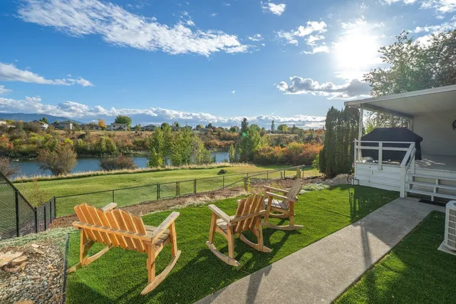 $399,000 | 18924 East Montgomery Drive, Otis Orchards, WA 99027