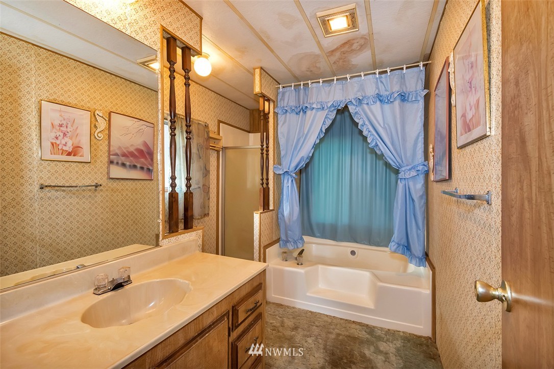 11750 Wicks Lake Road Southwest Port Orchard, WA 98367 - Photo 12 of 18 Gallery Image 12