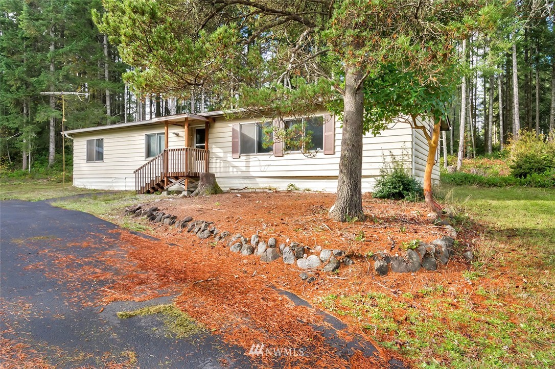 11750 Wicks Lake Road Southwest Port Orchard, WA 98367 - Photo 3 of 18 Gallery Image 3