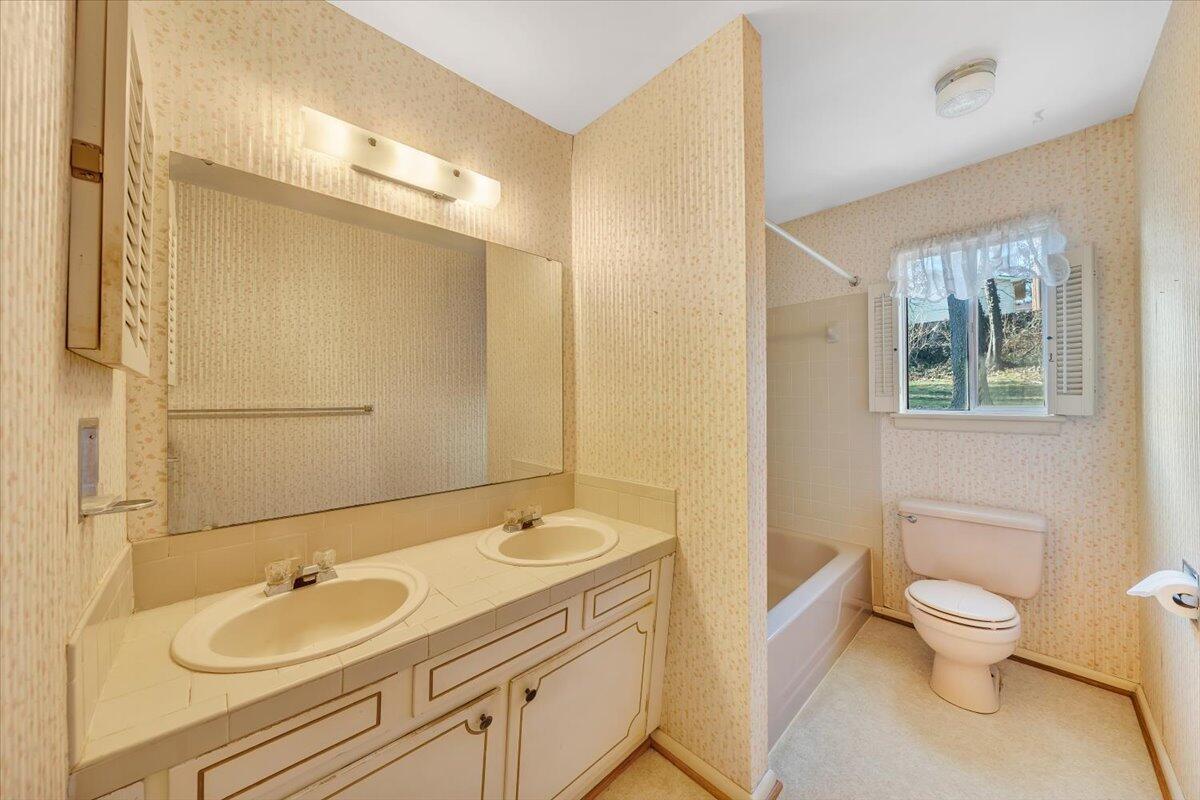 3577 Meadowlark Road Roanoke, VA 24018 - Photo 18 of 31 18-MIB06554