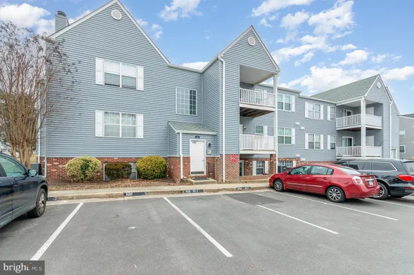 $1,900 | 100 Grosvenor Lane, Unit 3, Stafford, VA 22556