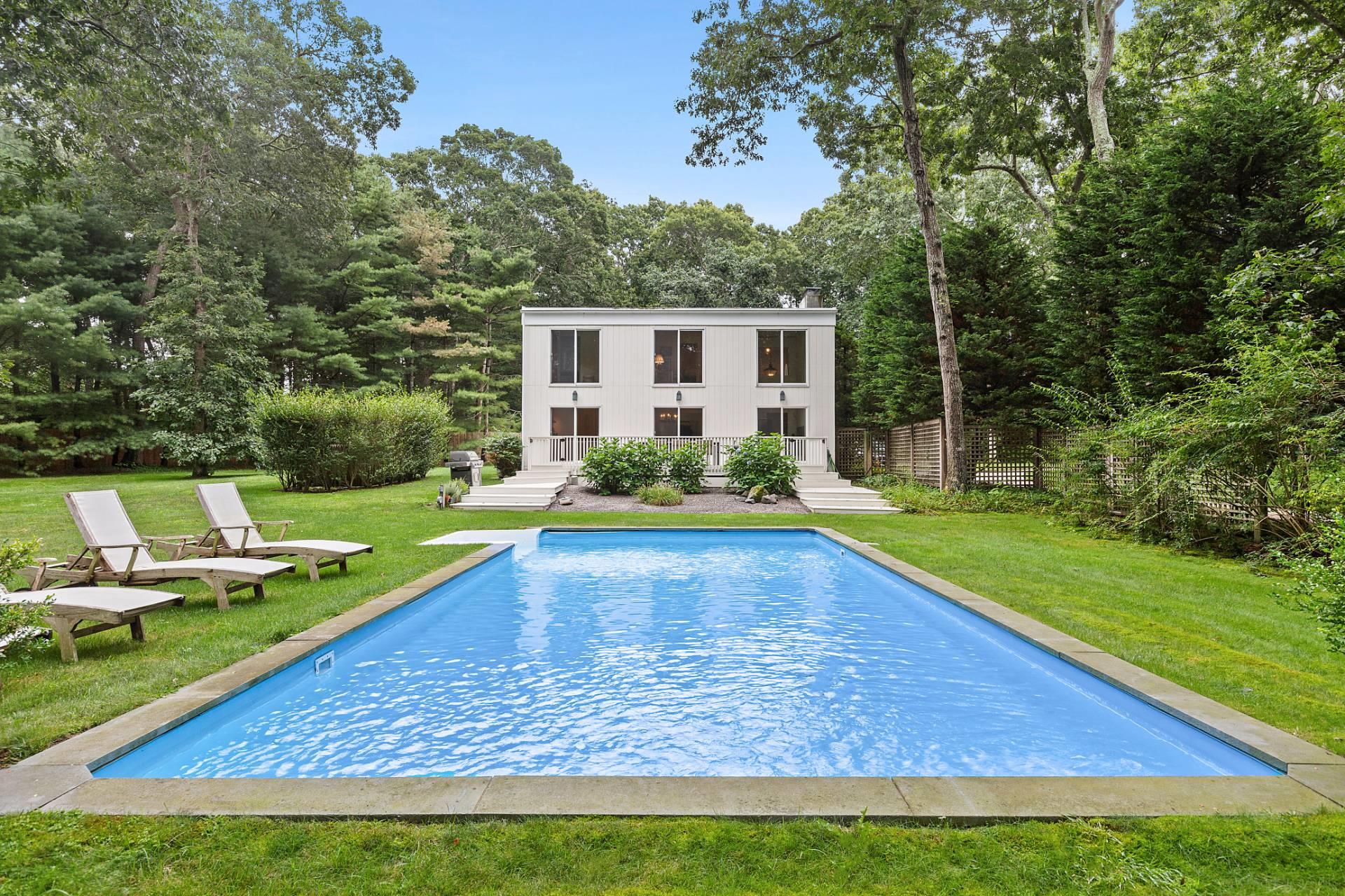 28 Georgica Close Road East Hampton, NY 11937 - Photo 19 of 23 Pool featuring fence and a yard