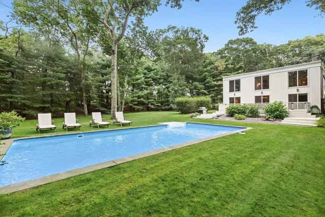 $4,775,000 | 28 Georgica Close Road, East Hampton, NY 11937
