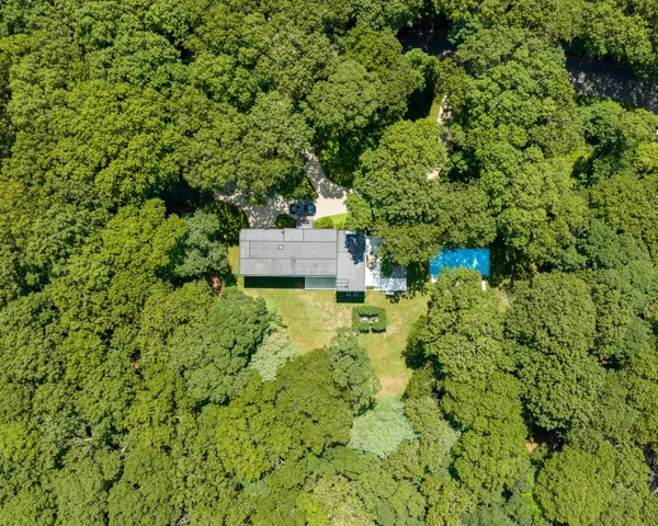 $4,775,000 | 28 Georgica Close Road, East Hampton, NY 11937