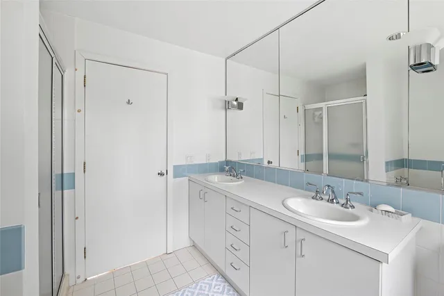 $4,775,000 | 28 Georgica Close Road, East Hampton, NY 11937