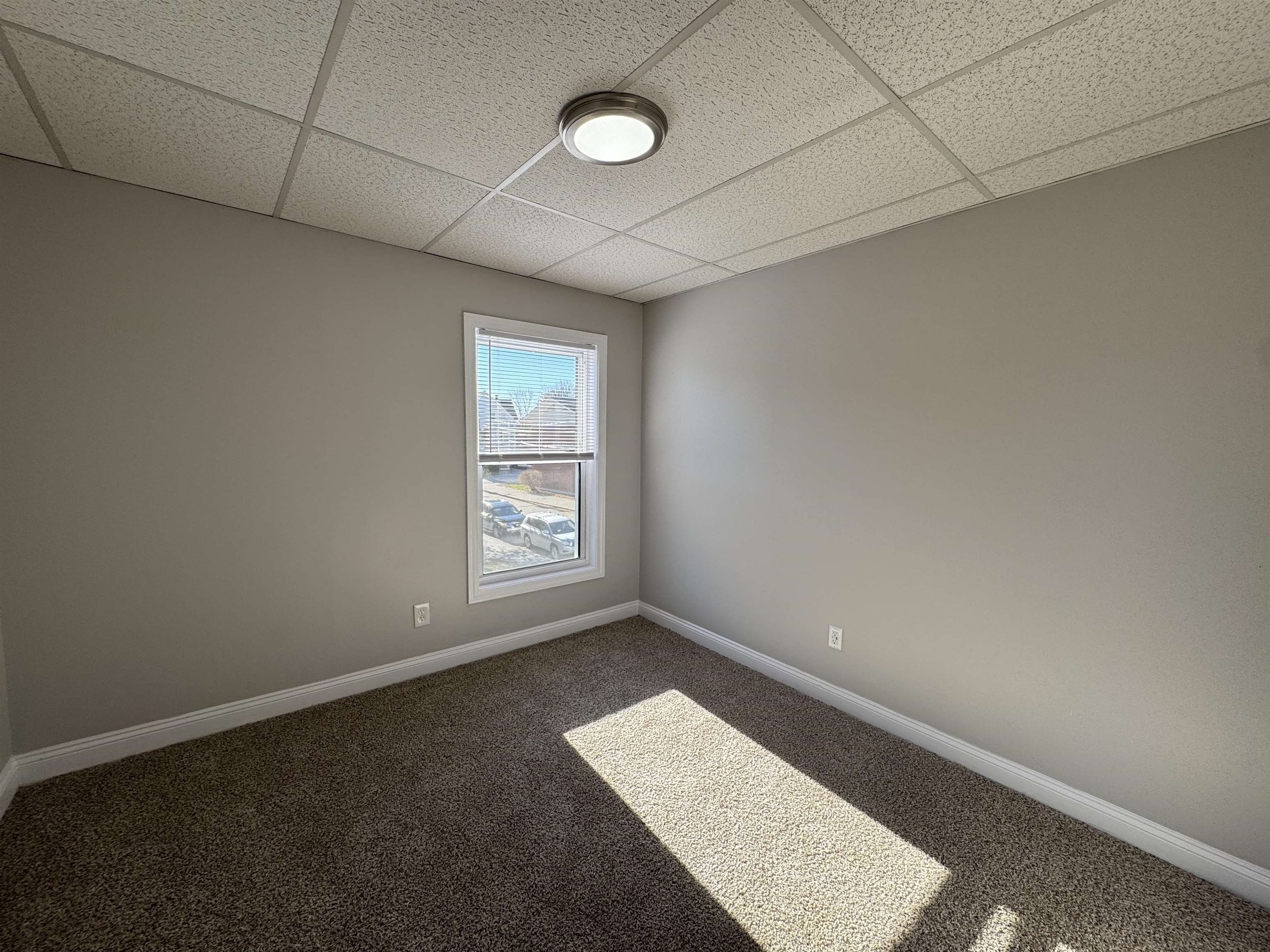 70 3rd Street, Unit 2 Manchester, NH 03102 - Photo 22 of 34